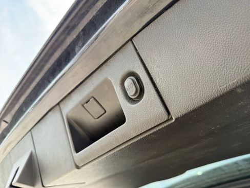 Used 2018 Chevrolet Tahoe LT image 12