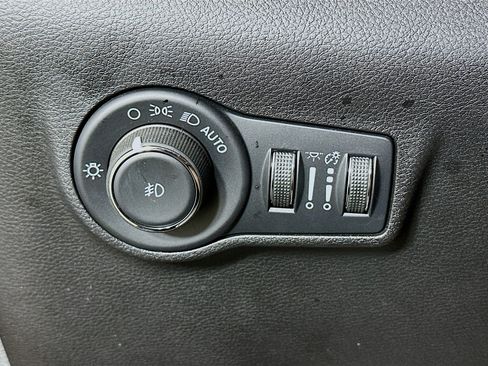 Used 2022 Jeep Compass Trailhawk AWD/4WD image 17