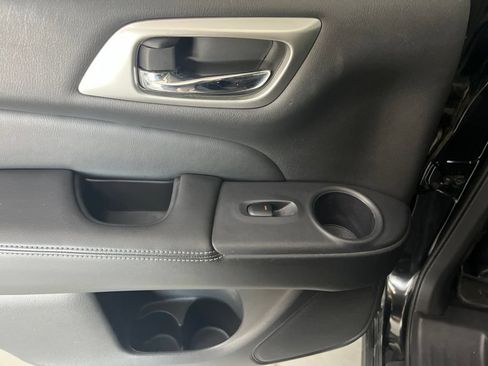 Used 2015 Nissan Pathfinder Platinum FWD image 56
