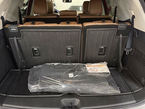 Used 2024 Nissan Pathfinder Platinum w/ Cargo Package AWD/4WD image 21