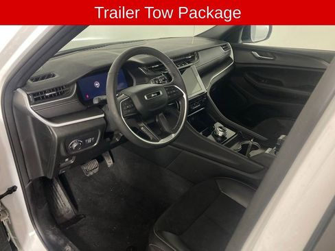 Used 2024 Jeep Grand Cherokee L Altitude image 14