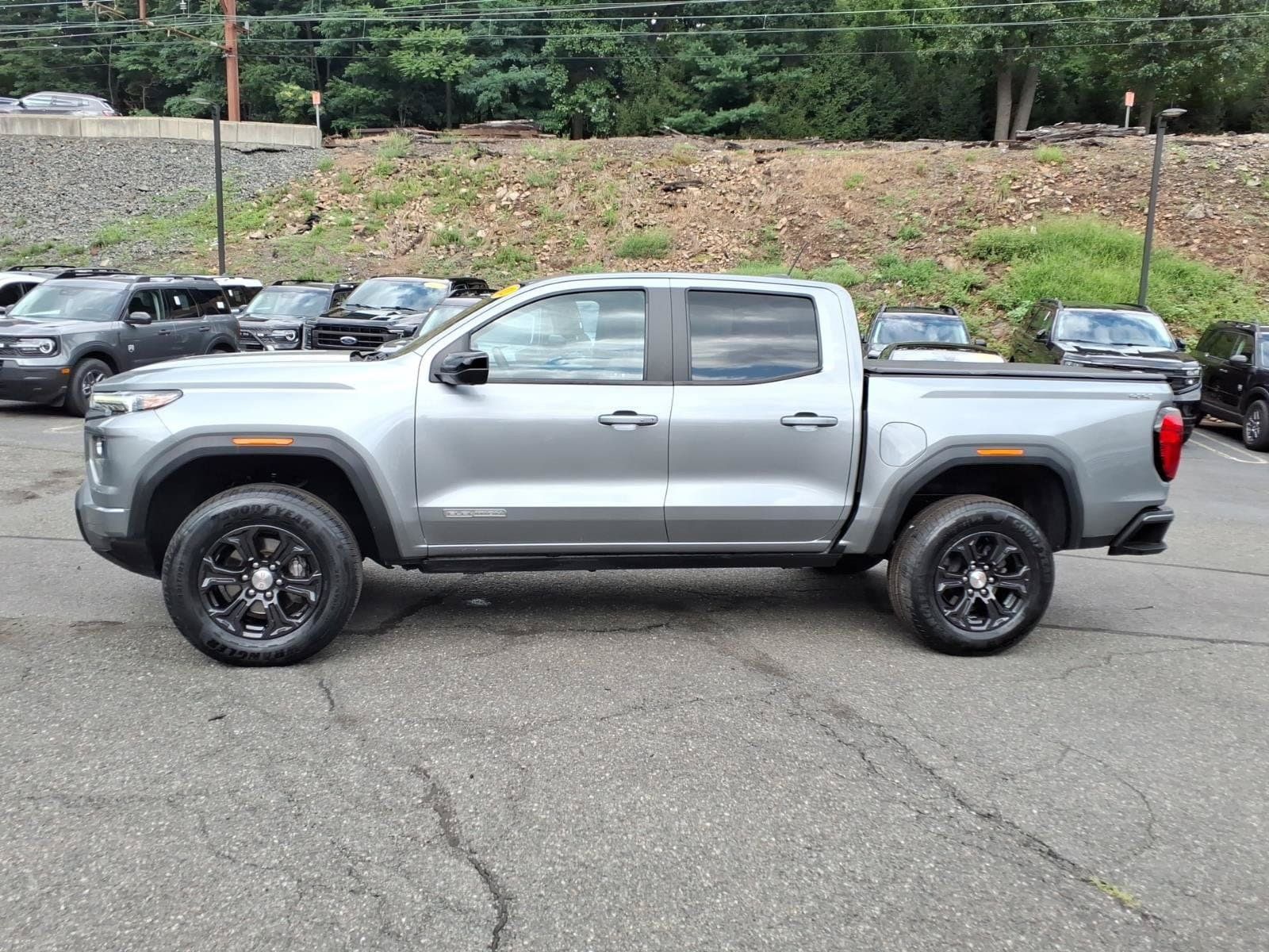 Used 2023 GMC Canyon Elevation w/ Elevation Premium Package AWD/4WD image 8