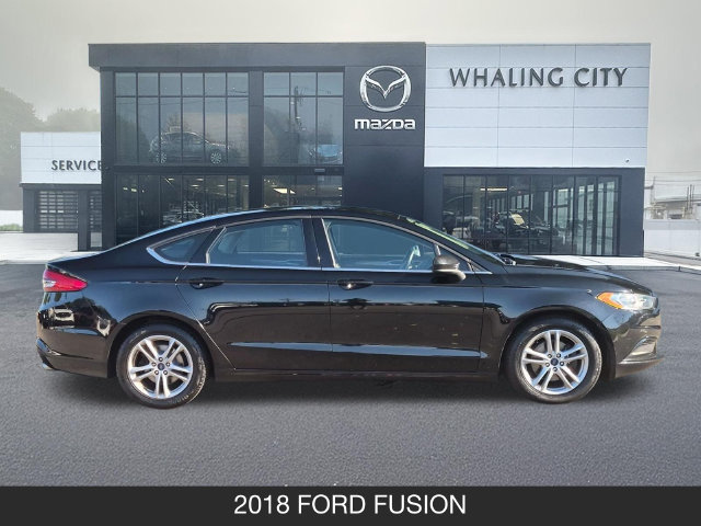 Used 2018 Ford Fusion SE w/ Fusion SE Technology Package FWD image 9