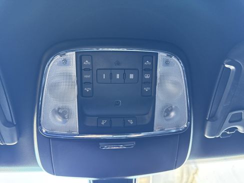 Used 2021 Chrysler 300 S image 16