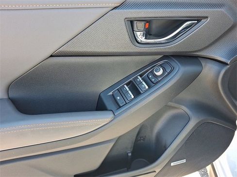 Certified 2025 Subaru Crosstrek 2.5i Limited w/ Popular Package #4A image 12