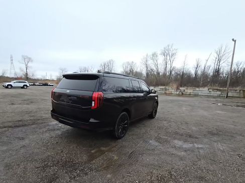 Used 2025 Ford Expedition Max Platinum w/ Stealth Appearance Package AWD/4WD image 6