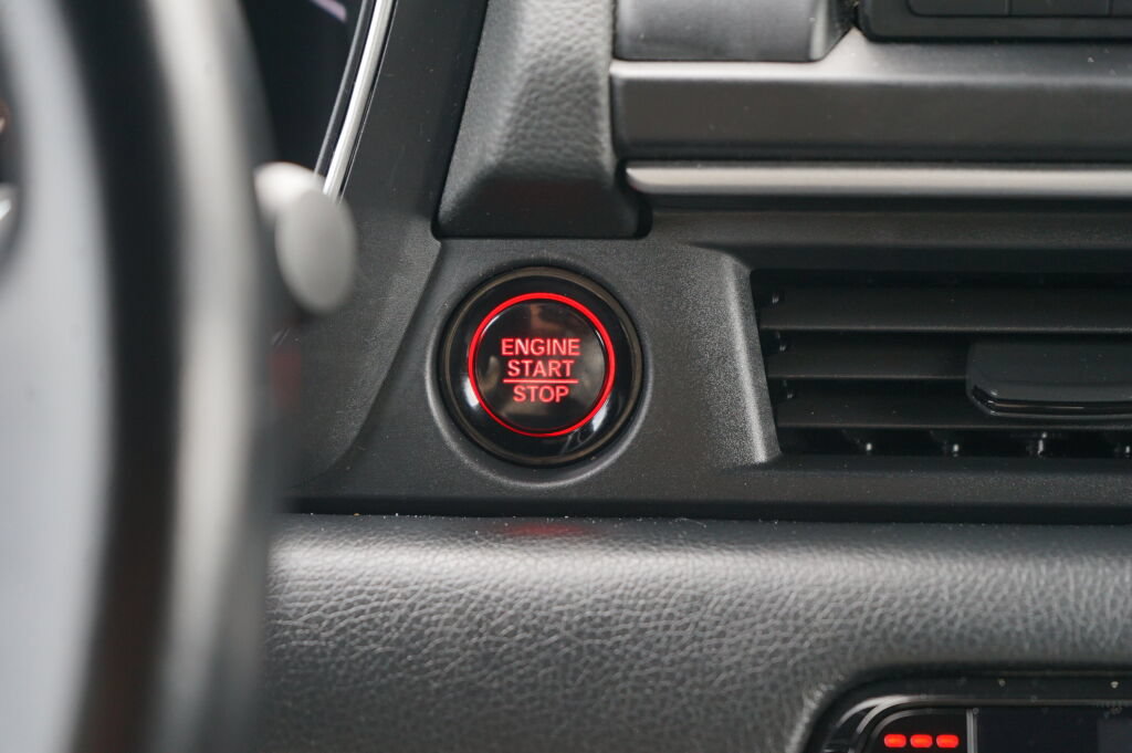 Used 2025 Honda Pilot Sport image 23