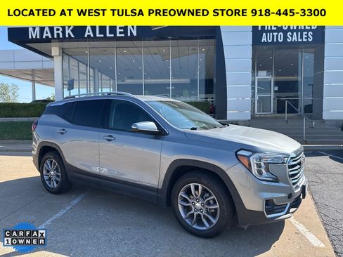 Used 2024 GMC Terrain SLT image 1