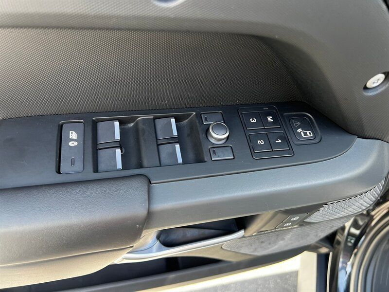 Used 2021 Land Rover Defender 110 X AWD/4WD image 28