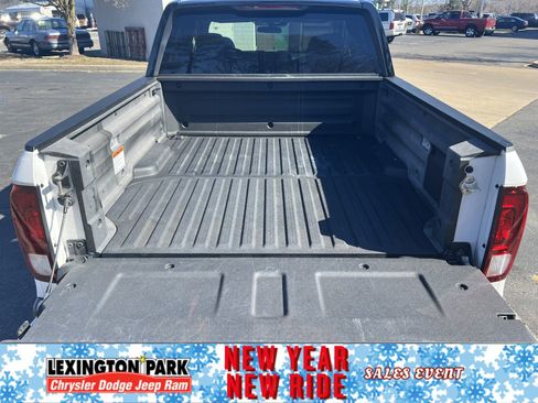 Used 2023 Honda Ridgeline Sport image 9