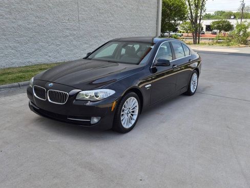 Used 2011 BMW 535i xDrive Sedan image 2
