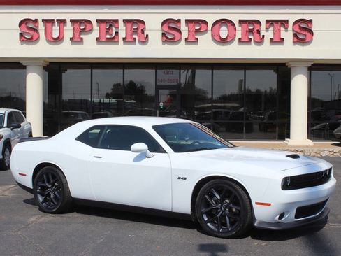 Used 2023 Dodge Challenger R/T w/ Blacktop Package image 1