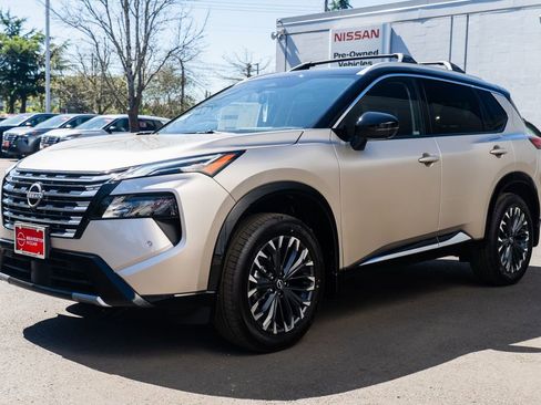 New 2026 Nissan Rogue Platinum AWD/4WD image 3