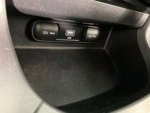 Certified 2021 Kia Seltos LX image 23