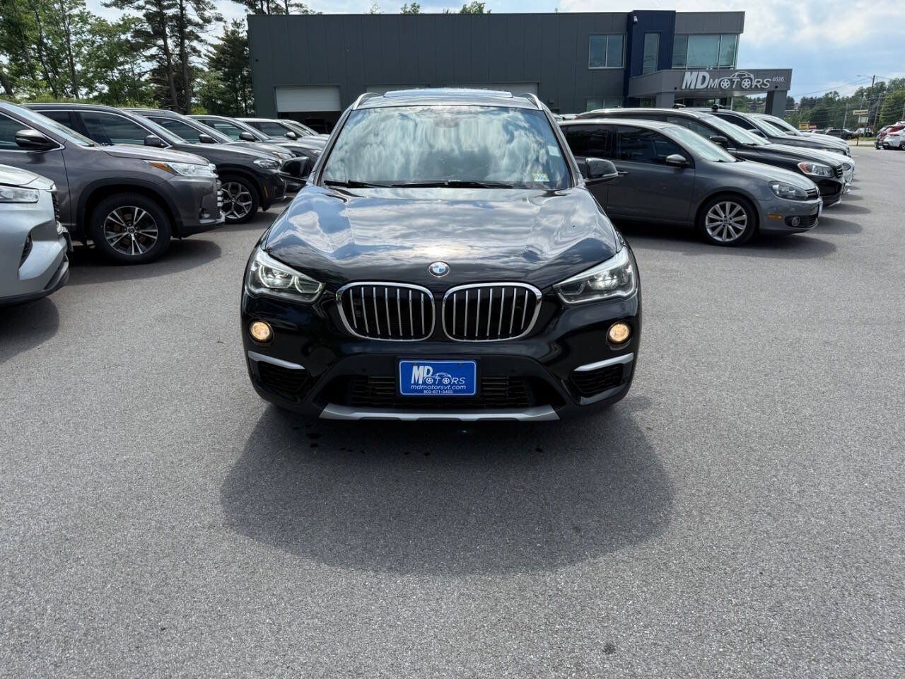 Used 2019 BMW X1 xDrive28i w/ Convenience Package AWD/4WD image 3
