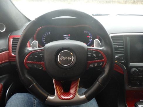 Used 2017 Jeep Grand Cherokee SRT image 23