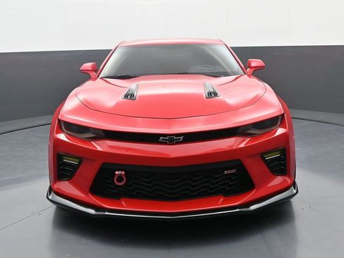 Used 2016 Chevrolet Camaro SS RWD image 2
