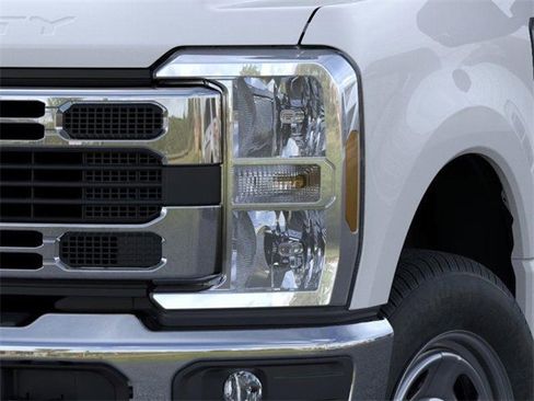 New 2026 Ford F350 XL w/ XL Chrome Package image 18