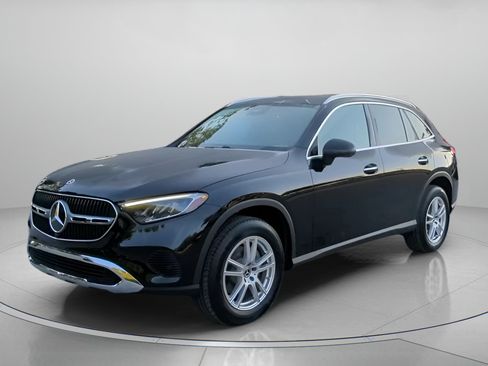 Used 2025 Mercedes-Benz GLC 300 image 12
