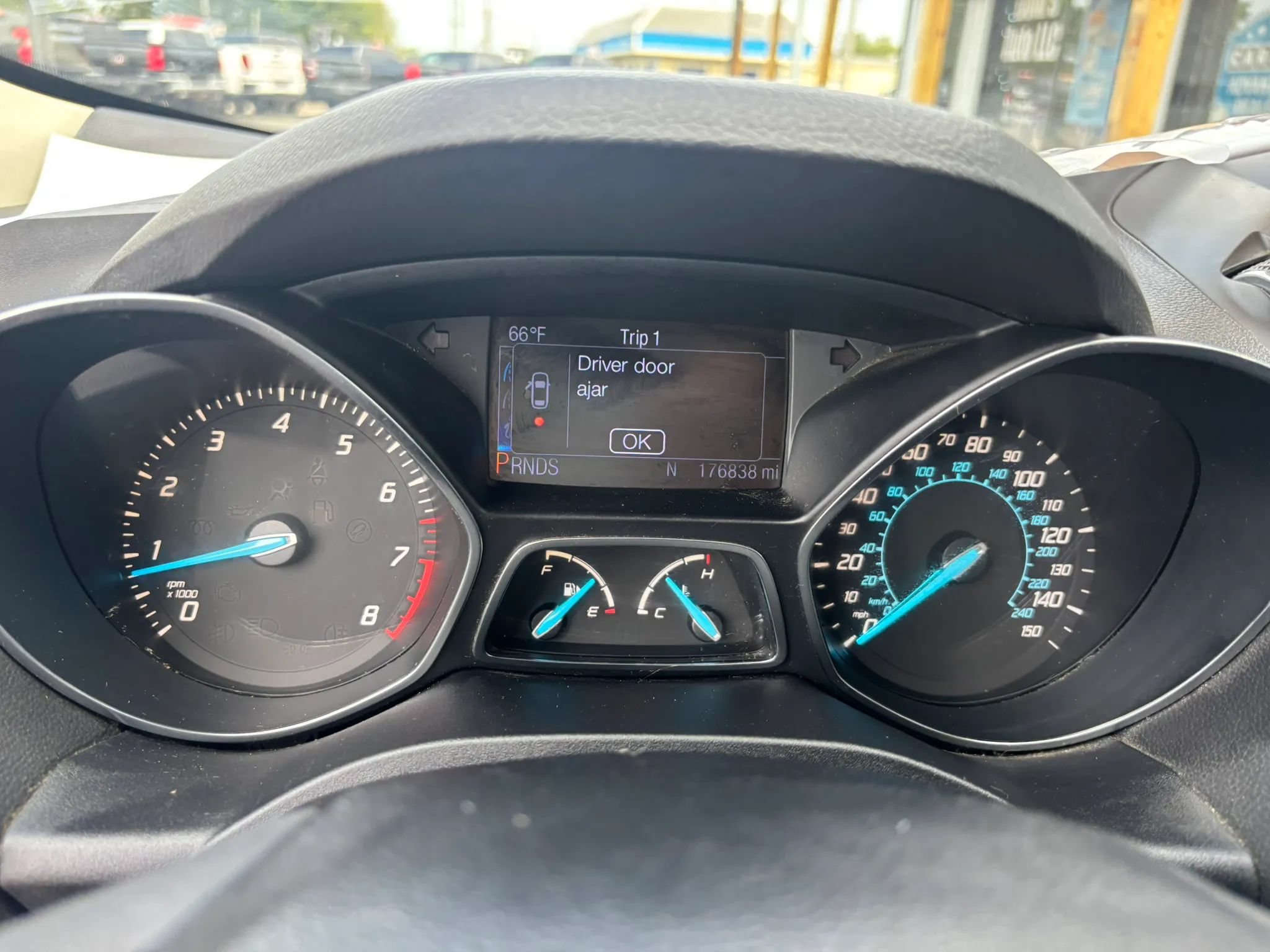 Used 2013 Ford Escape Titanium w/ Parking Technology Pkg FWD image 21