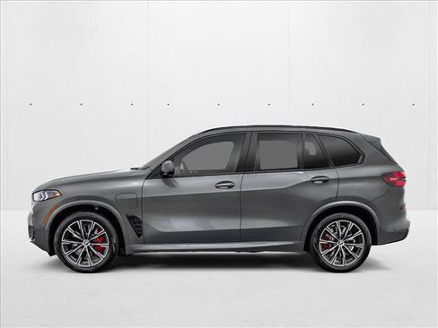Used 2026 BMW X5 xDrive50e w/ M Sport Package AWD/4WD image 3