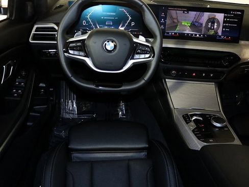 Used 2025 BMW 330i xDrive Sedan image 3