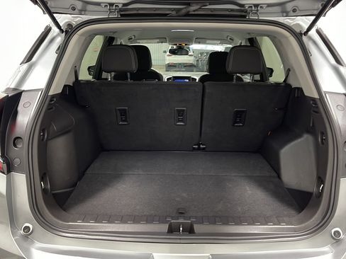 Used 2024 GMC Terrain SLE FWD image 17