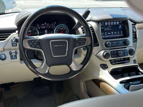 Used 2018 GMC Yukon Denali w/ Denali Ultimate Package AWD/4WD image 12