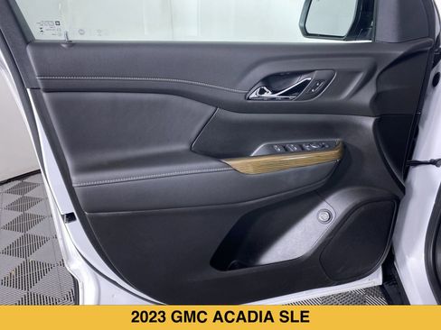 Certified 2023 GMC Acadia SLE w/ Driver Convenience Package FWD image 11