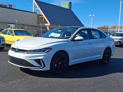 New 2026 Volkswagen Jetta SE image 2