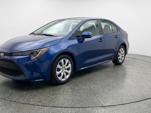 Used 2025 Toyota Corolla LE FWD image 3