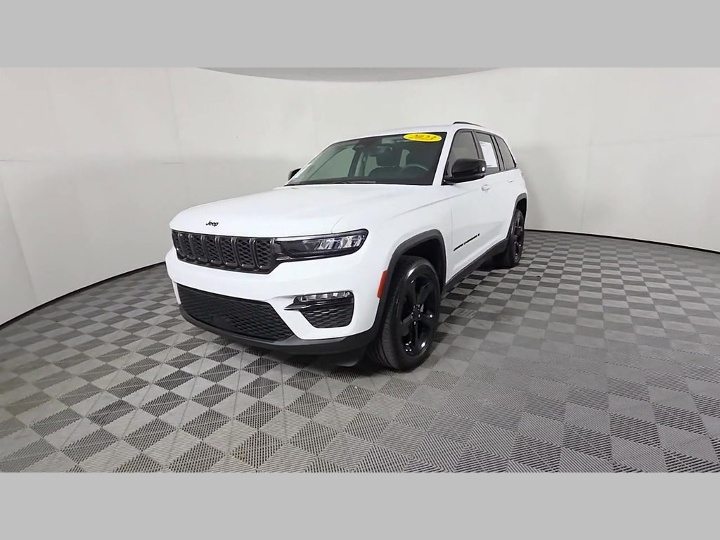 Used 2023 Jeep Grand Cherokee Limited w/ Black Appearance Package AWD/4WD image 51
