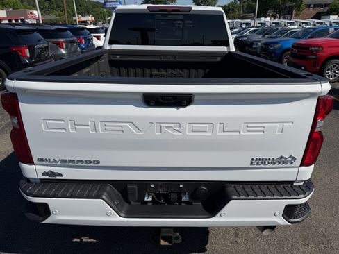 Used 2024 Chevrolet Silverado 2500 High Country AWD/4WD image 6