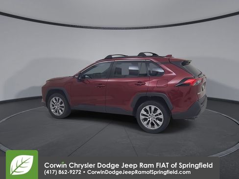 Used 2021 Toyota RAV4 XLE Premium AWD/4WD image 10