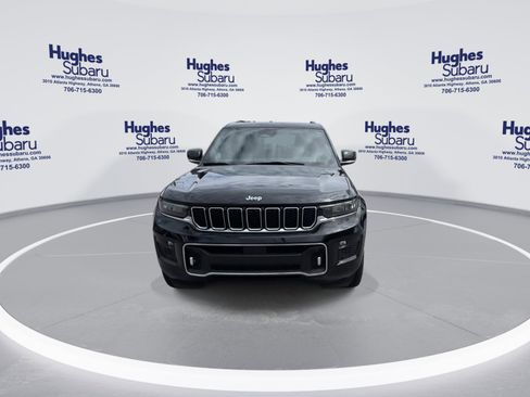 Used 2023 Jeep Grand Cherokee Overland w/ Luxury Tech Group IV AWD/4WD image 4