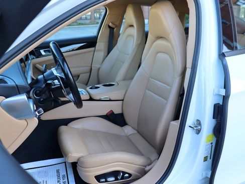 Used 2018 Porsche Panamera 4 w/ Premium Package Plus AWD/4WD image 13