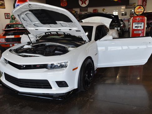 Used 2015 Chevrolet Camaro Z/28 RWD image 16