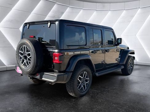 Used 2024 Jeep Wrangler Sahara image 2