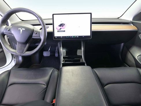 Used 2020 Tesla Model 3 Standard Range Plus RWD image 14