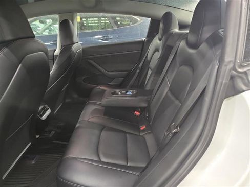 Used 2023 Tesla Model 3 Standard Range image 8
