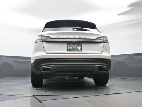 Used 2022 Lincoln Nautilus Reserve w/ Cargo Utility Package AWD/4WD image 32