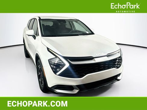 Used 2025 Kia Sportage LX FWD image 1