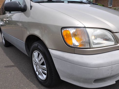 Used 2002 Toyota Sienna LE FWD image 5