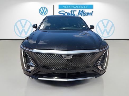Used 2024 Cadillac Lyriq Luxury AWD/4WD image 2
