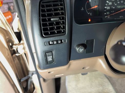 Used 1998 Toyota Tacoma 4x4 Regular Cab image 21
