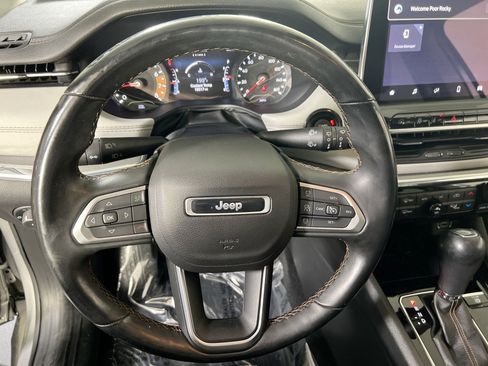 Used 2022 Jeep Compass Limited w/ Sun and Sound Group AWD/4WD image 11