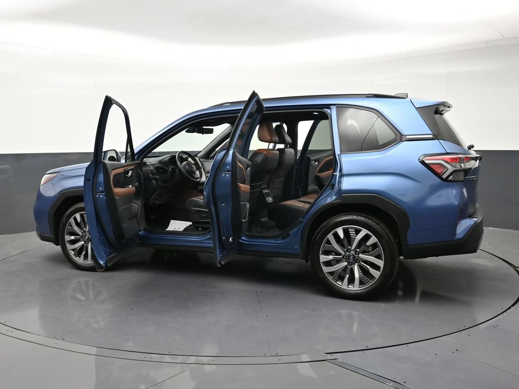 Used 2025 Subaru Forester Touring AWD/4WD image 35