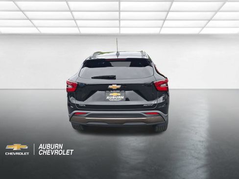 Used 2025 Chevrolet Trax ACTIV w/ Driver Confidence Package FWD image 4