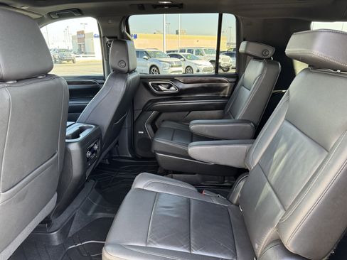 Used 2022 Chevrolet Suburban Z71 image 33