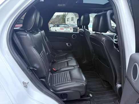 Used 2018 Land Rover Discovery HSE image 27